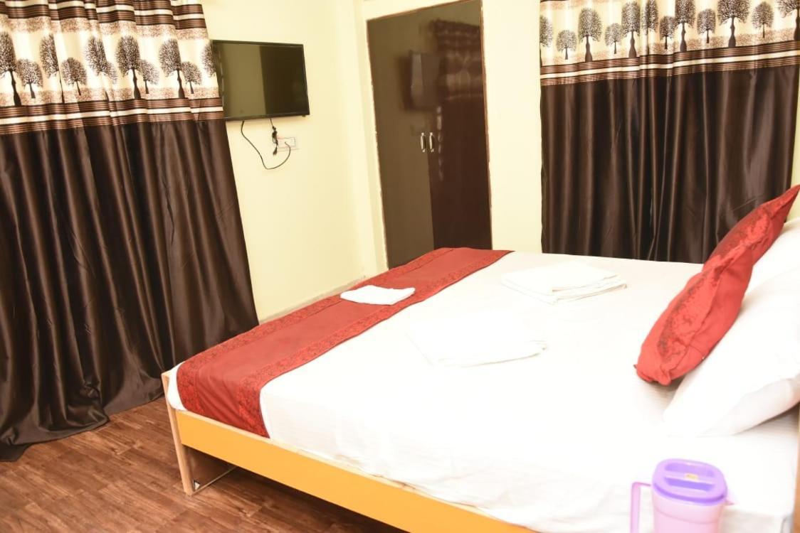 Varanasi Paradise Екстериор снимка
