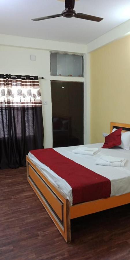 Varanasi Paradise Екстериор снимка