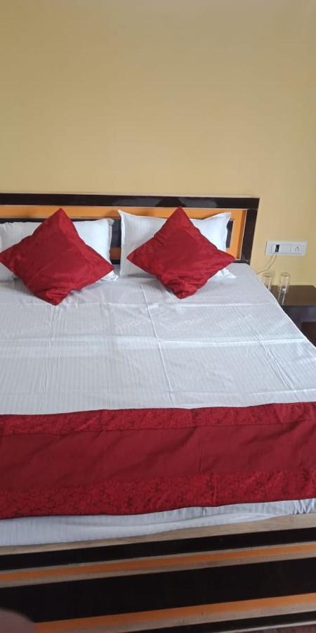 Varanasi Paradise Екстериор снимка