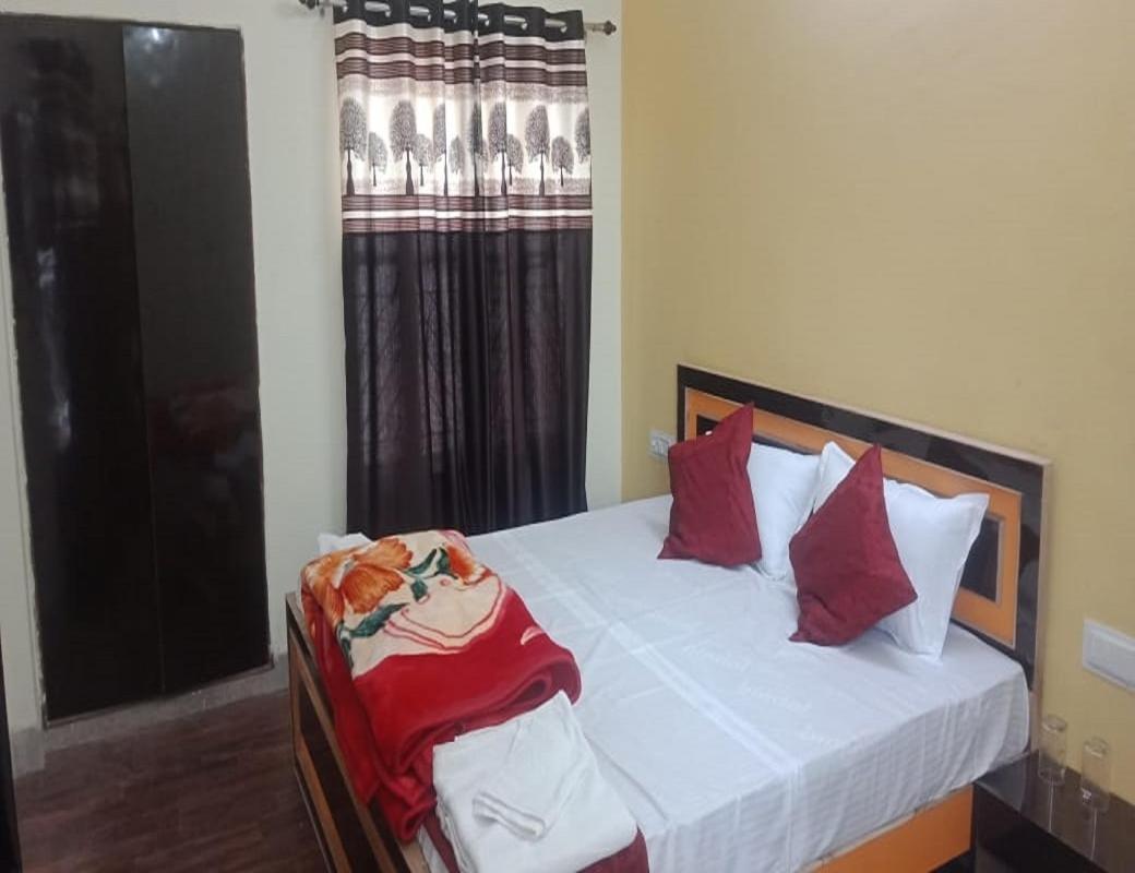 Varanasi Paradise Екстериор снимка